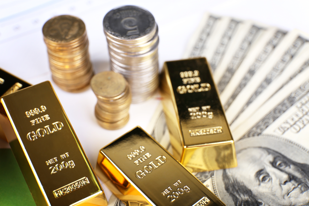 Gold bullion with money on table close up - precious metal markets - https://depositphotos.com/photos/precious-metals.html?filter=all&qview=77457504