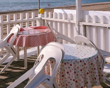 Eileen Richardson runs a busy little cafe and lunch spot in coastal Nova Scotia. She spends her workdays serving specialty coffees and seasonal comfort food to locals and travellers.